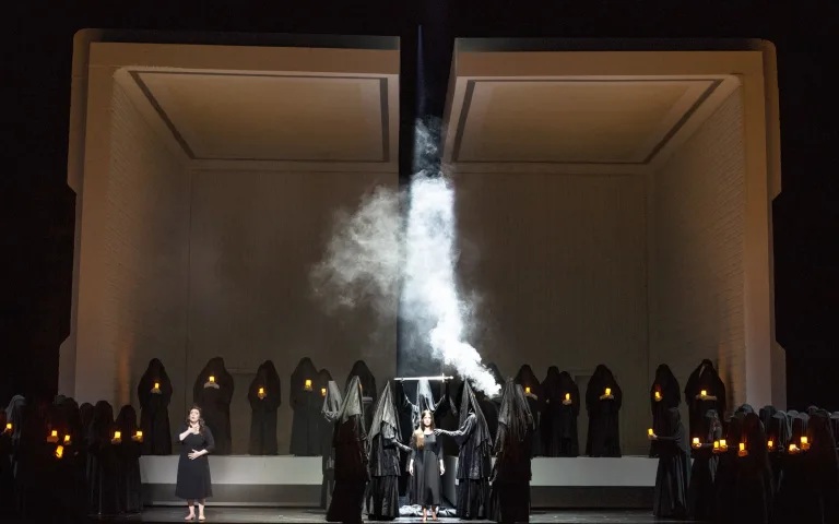 Aida (foto: Bernd Uhlig / ONP)
