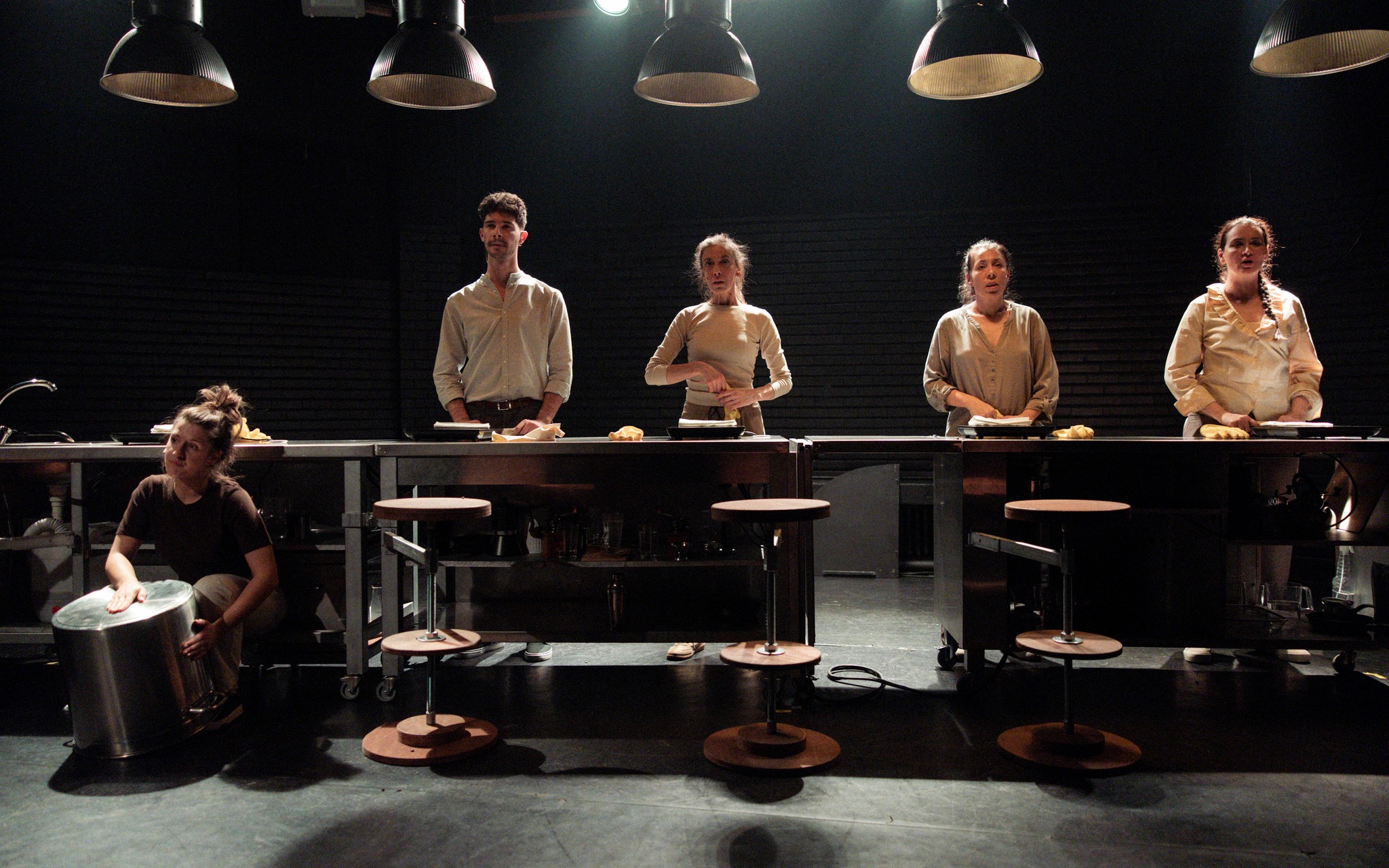 Mások élete / Viețile altora (foto: Csíki Játékszín)