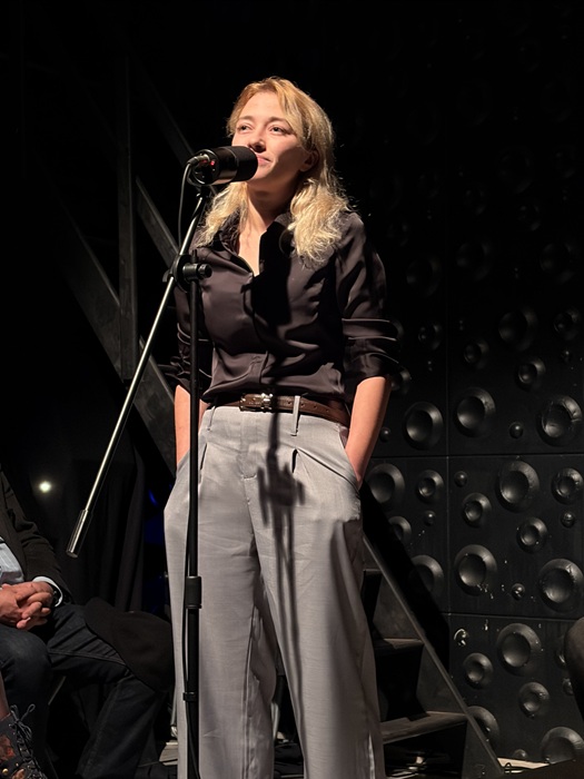 Iulia în Iluzii