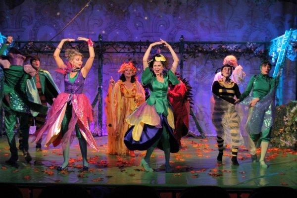 Festivalul Internaţional de Teatru pentru Copii 100, 1.000, 1.000.000 de poveşti, Bucureşti, 2014