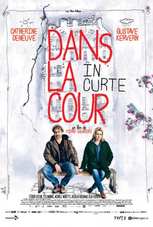 Dans la cour