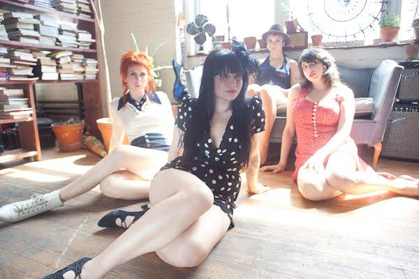 Frankie Rose And The Outs